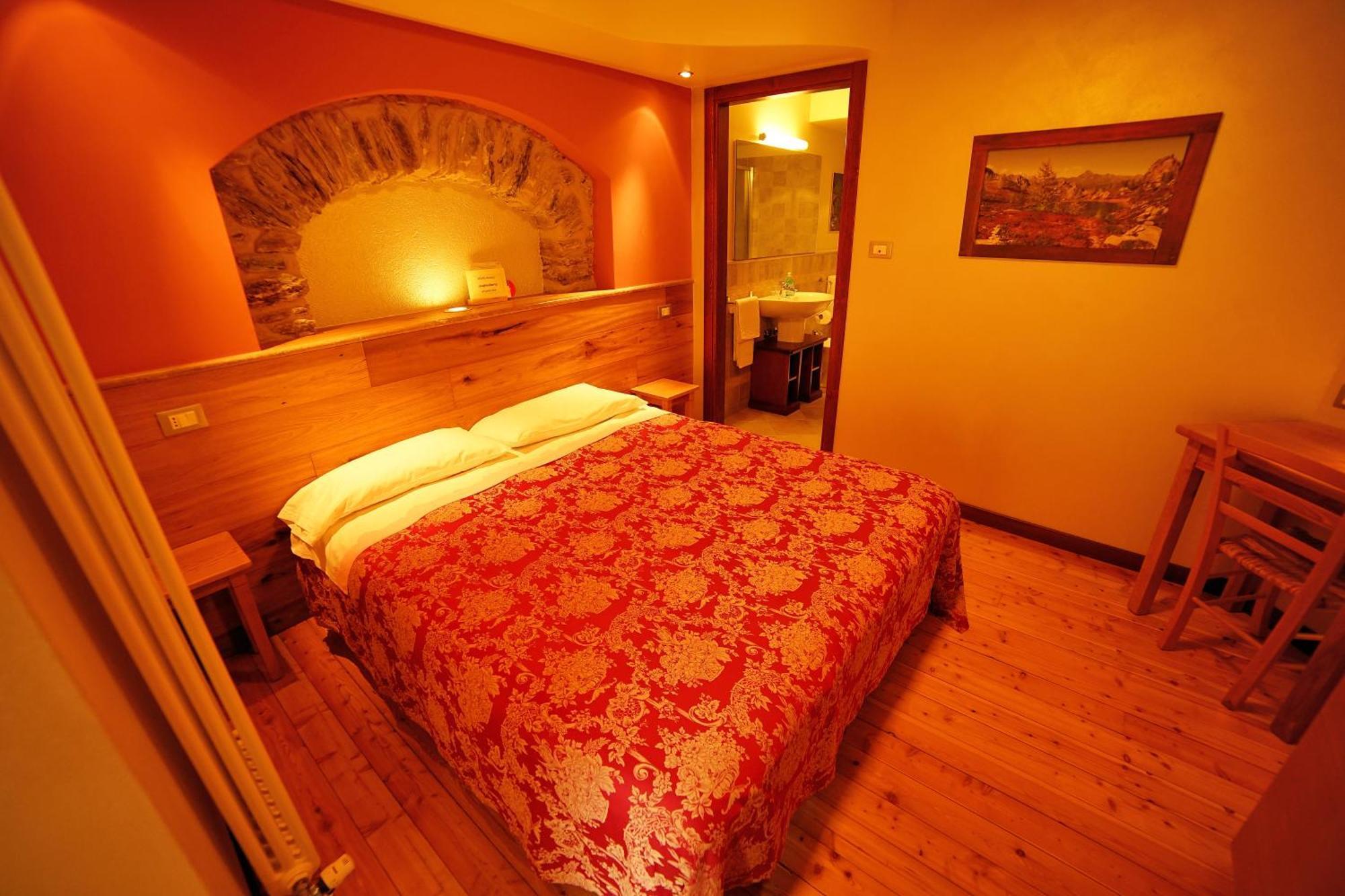 Pensione Albergo Diffuso Ceaglio Valle Maira Мармора Экстерьер фото